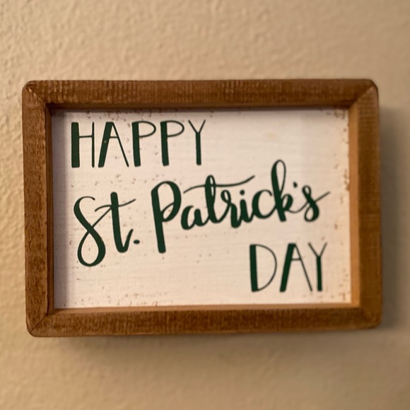 St. Patricks Day Tier Tray Sign, Farmhouse Happy St. Patrick’s Day Wood Sign - Picture 10 of 11